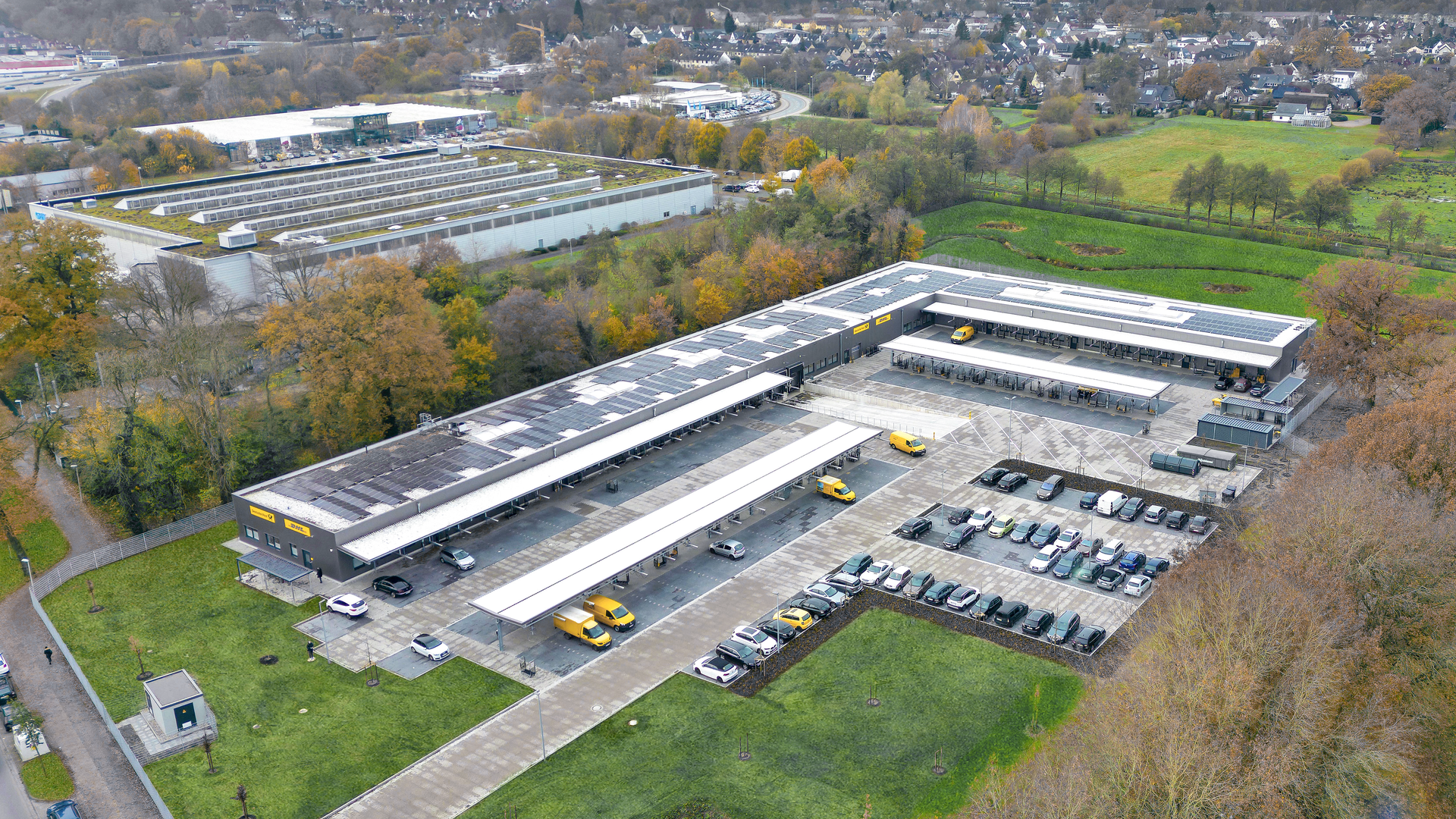 Luftaufnahme des Zustellstützpunkts der Deutschen Post AG an der Annenheider Allee in Delmenhorst